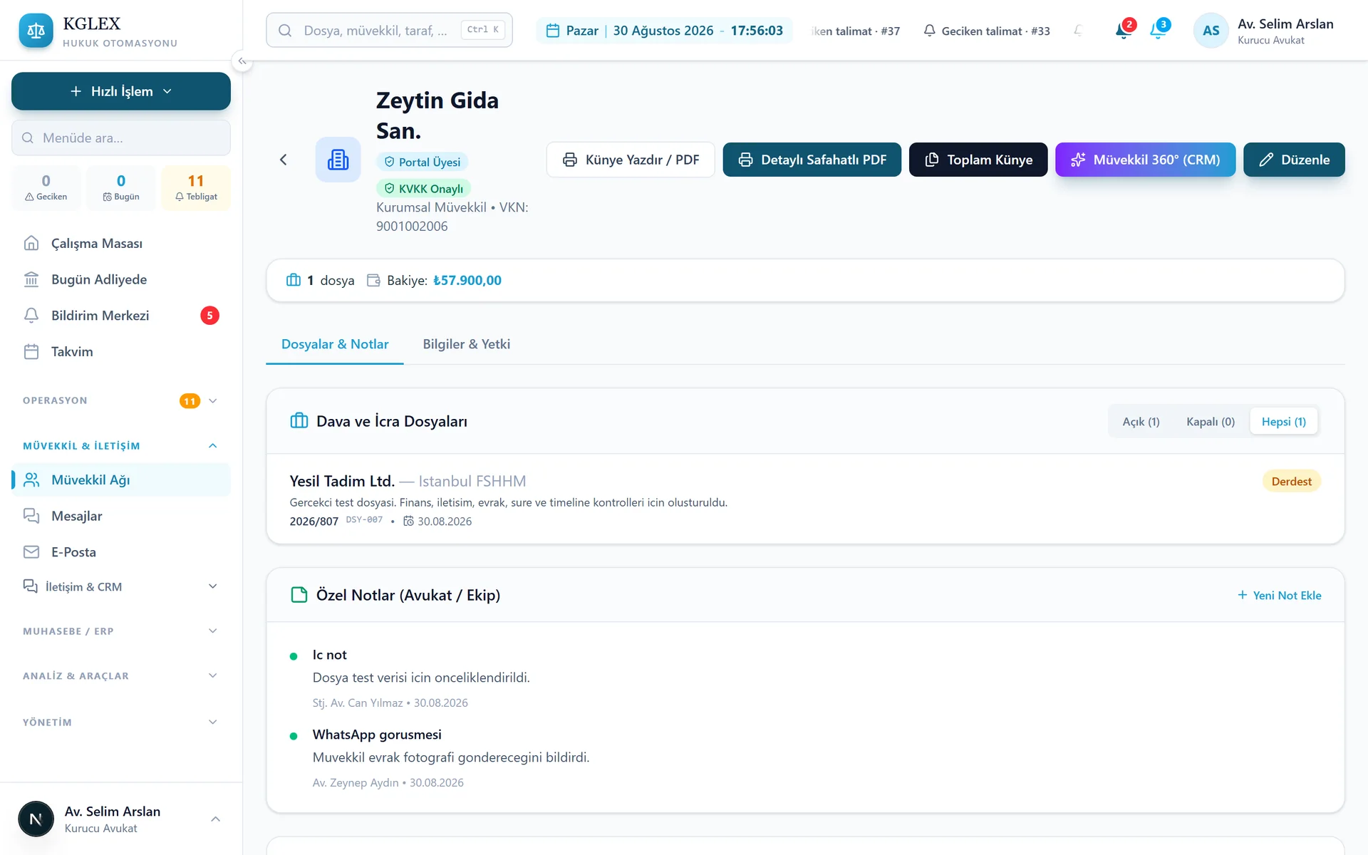 KGLEX ekranı: Müvekkil 360° — Tek müvekkilin bütün resmi: dosyaları, bakiyesi, portal ve KVKK durumu, ekip notları. Künye yazdırma ve detaylı safahatlı PDF tek düğme uzağında.